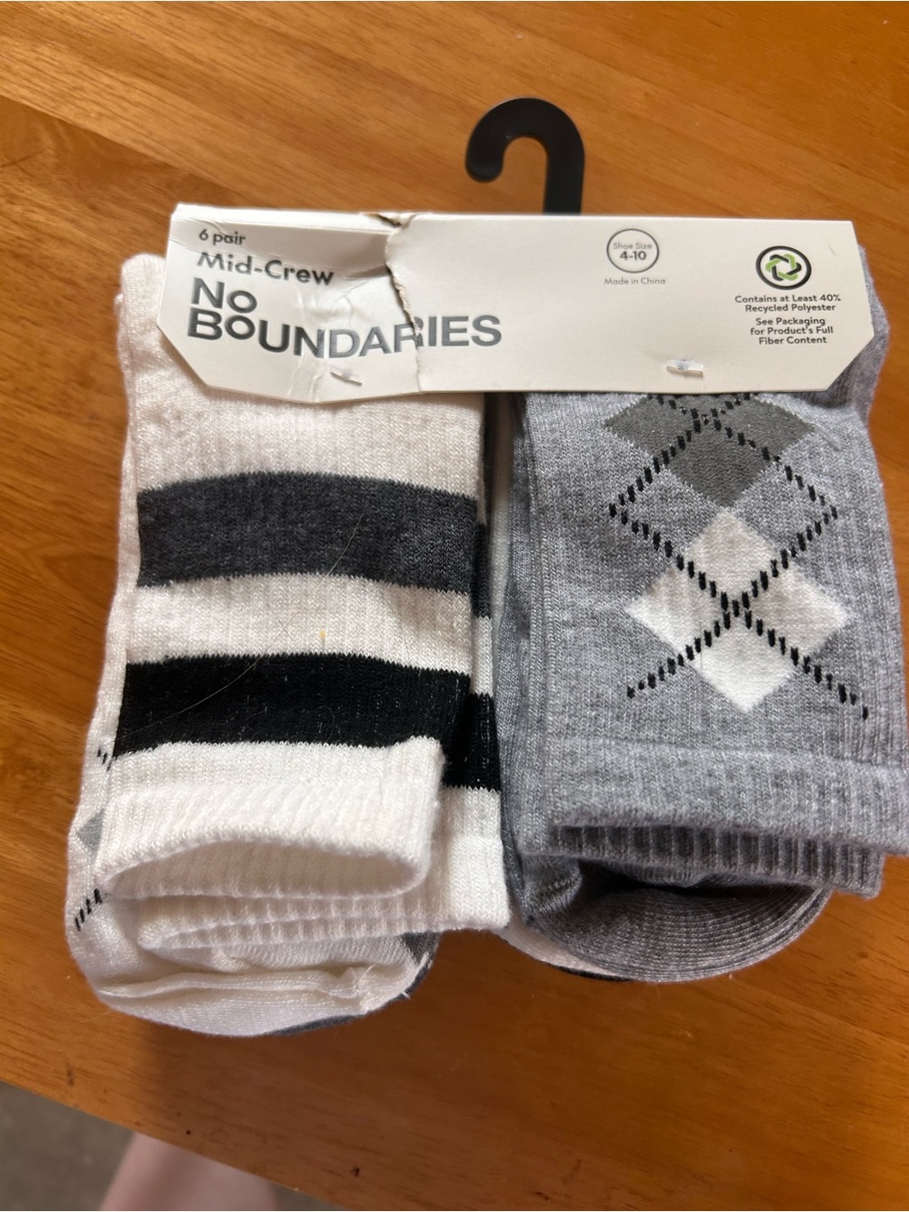 No Boundaries Women's Gray, White & Black Mid-Crew Socks - 6 Pair Size 4-10